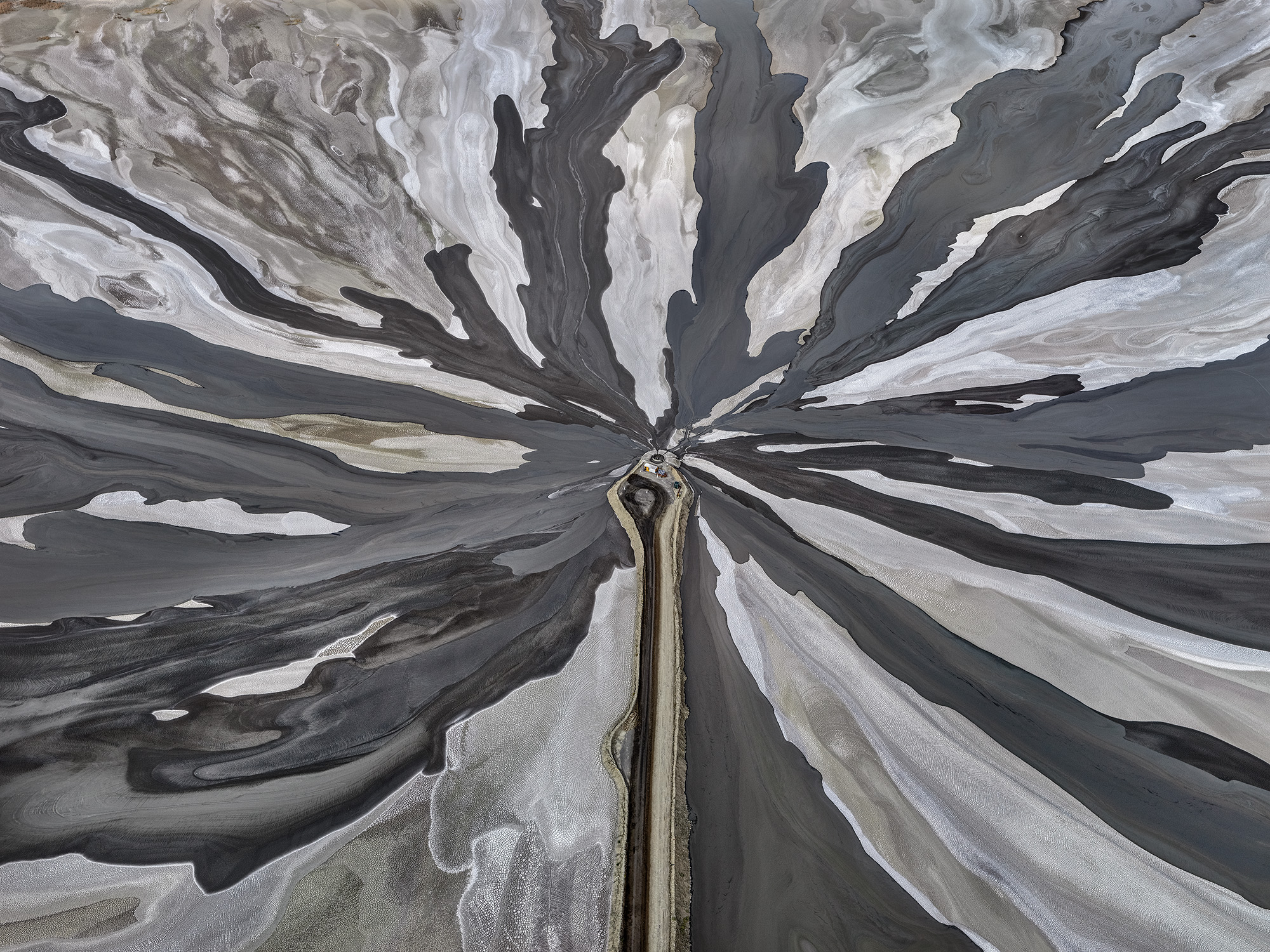 Vasche di decantazione #2, Miniera di diamanti Wesselton, Kimberley, Northern Cape, South Africa, 2018, photo © Edward Burtynsky, courtesy ADMIRA, Milano.