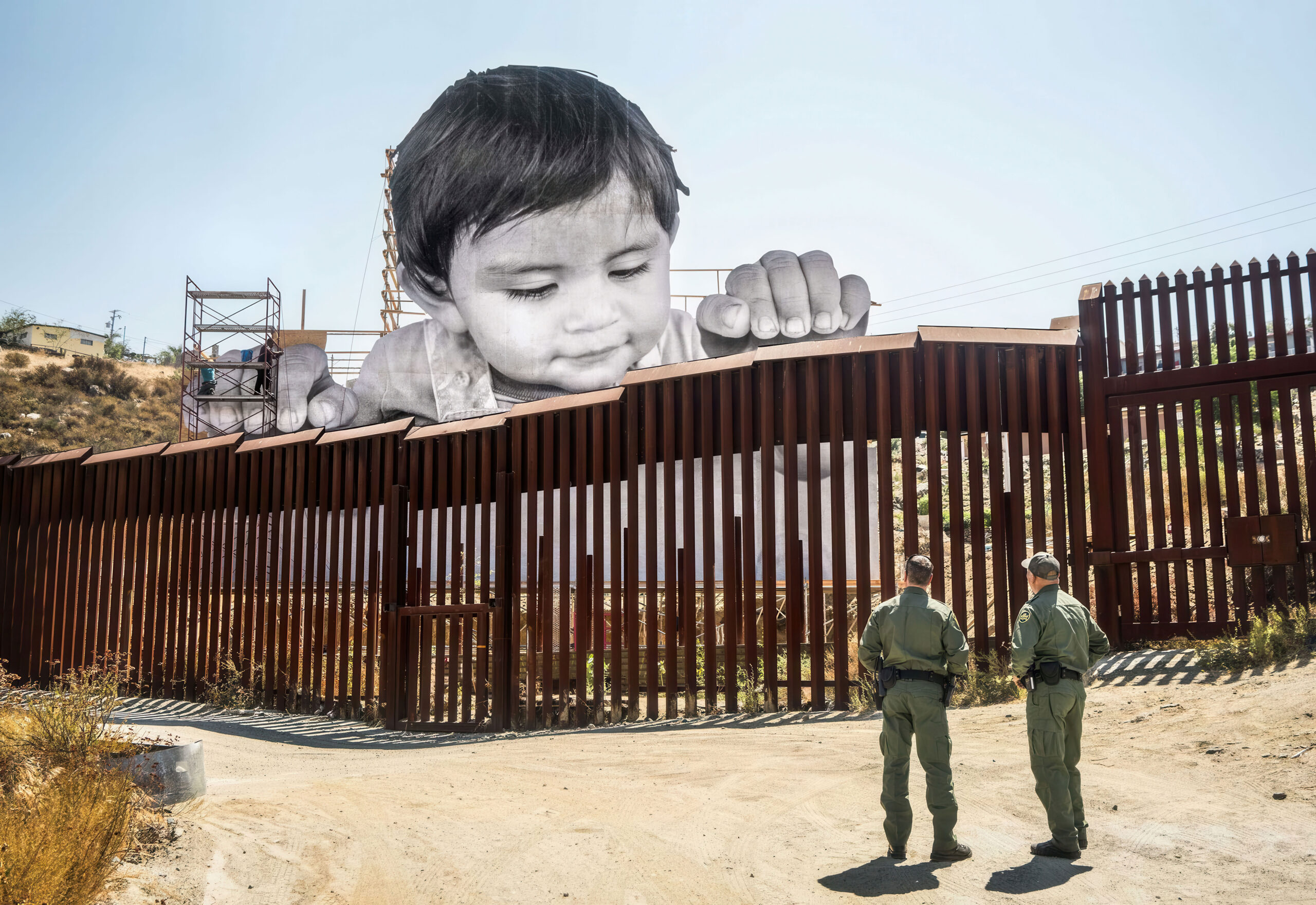 01-JR-Giants-Kikito-and-the-Border-Patrol-2017-Collection-Fenix