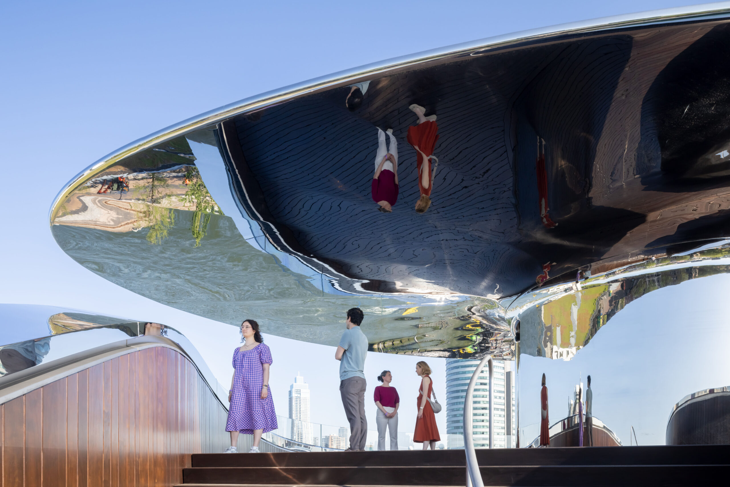 The panoramic platform offers a 360° view of the port of Rotterdam, the historical districts and the River Maas, reached by 336 steps and the over 550 metres in total length of the Tornado, ph. Iwan Baan 