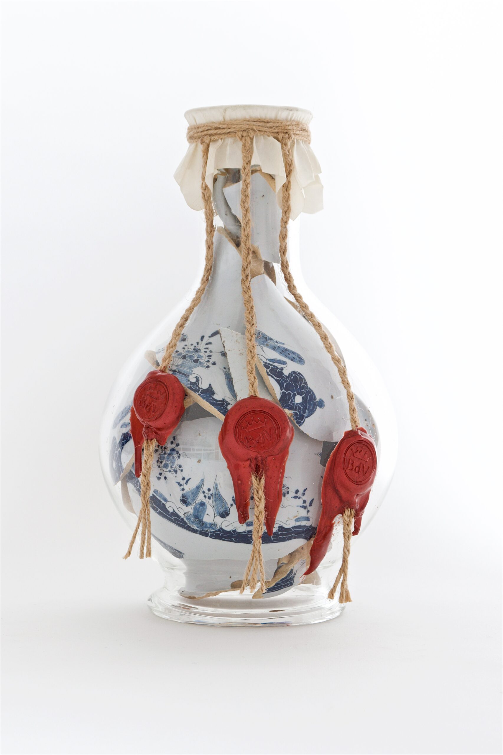 Memory drug bottle with dripping seals