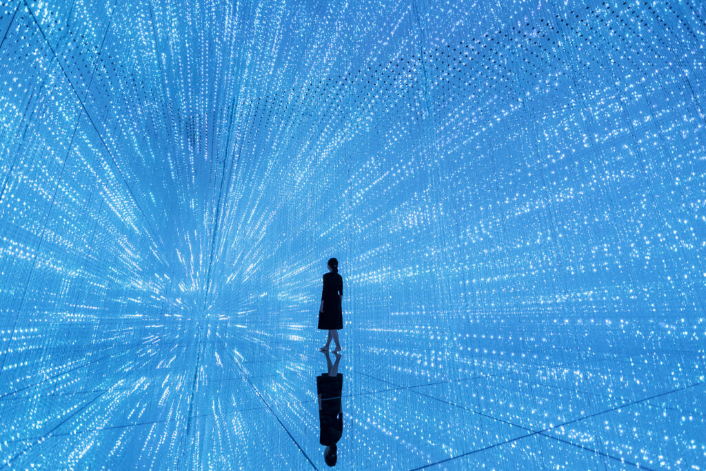 10_Main_The Infinite Crystal Universe