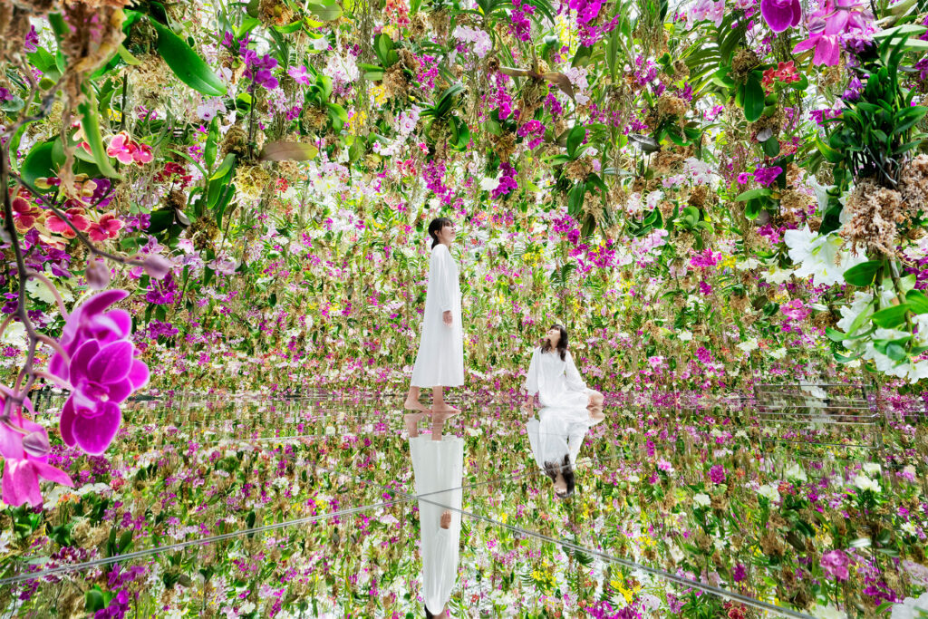 8_Main_Floating-Flower-Garden_-Flowers-and-I-are-of-the-Same-Root,-the-Garden-and-I-are-One_planets